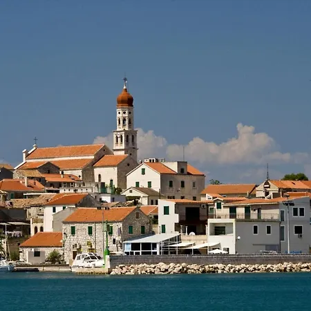 In 3837-3 Apartment Betina (Sibenik-Knin)